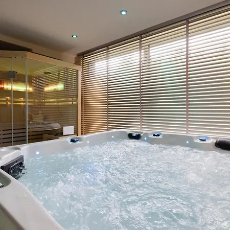 12 Mazury Pool Villa